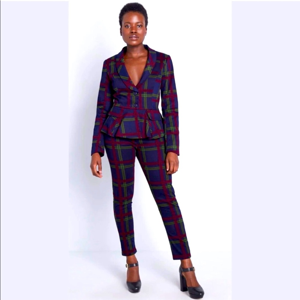 Ruffled, peplum blazer. Cotton plaid pattern.